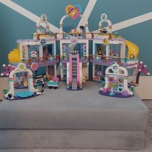 EUC Lego friends Heartlake Mall